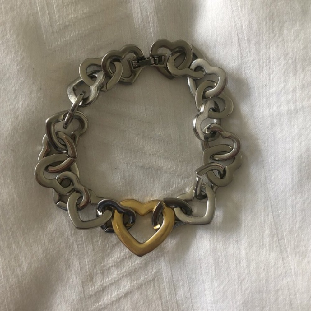 Heart linked bracelet